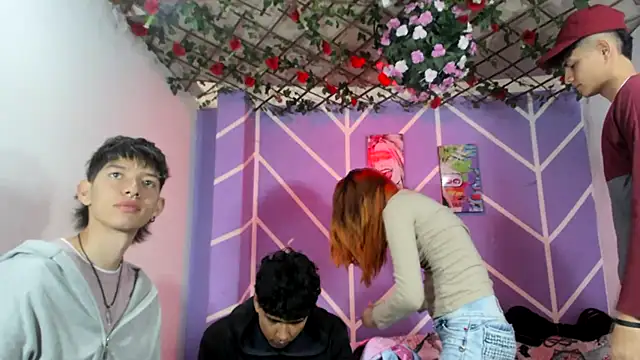 Snapshot of lau_and_boys18 chatting on September 11, 2025, 1:33 pm lau and boys18 online show from September 11, 2025, 1:33 pm