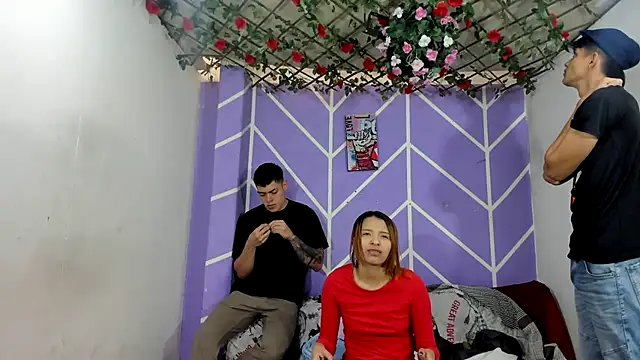 Snapshot of lau_and_boys18 chatting on November 28, 2025, 1:44 pm lau and boys18 online show from November 28, 2025, 1:44 pm