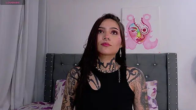 sara queen10 online show from October 10, 2025, 1:50 am