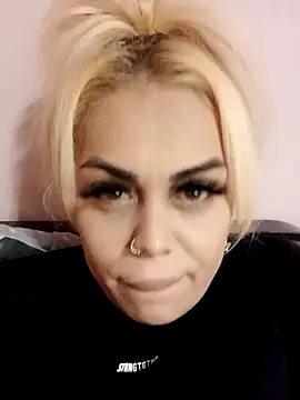 izauri2025 online show from November 15, 2025, 7:29 pm