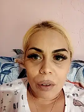 izauri2025 online show from November 17, 2025, 6:45 pm