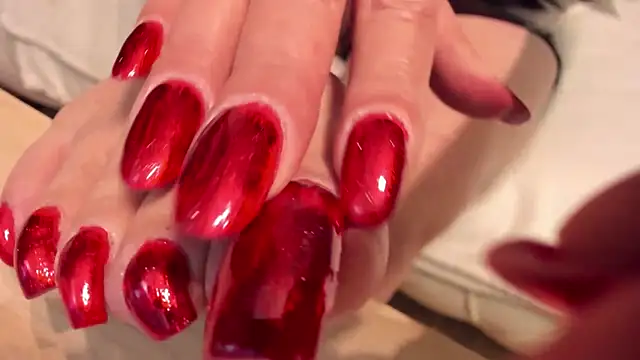 Snapshot of MadameCrowford chatting on February 6, 2026, 12:01 pm MadameCrowford online show from February 6, 2026, 12:01 pm