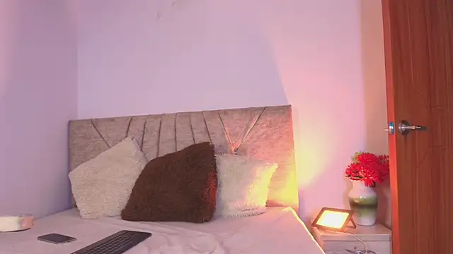 Snapshot of sweet_artemiis chatting on February 24, 2026, 10:43 pm sweet artemiis online show from February 24, 2026, 10:43 pm