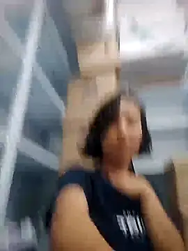 Natzu Choi online show from September 17, 2025, 9:50 pm