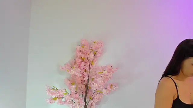 maily zanss online show from April 2, 2026, 7:53 pm