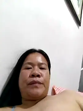 Snapshot of AsianbouncieGIRL chatting on May 6, 2026, 12:03 am AsianbouncieGIRL online show from May 6, 2026, 12:03 am