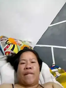 Snapshot of AsianbouncieGIRL chatting on April 20, 2026, 2:14 am AsianbouncieGIRL online show from April 20, 2026, 2:14 am