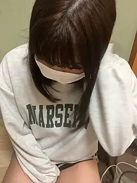 -SAKI-xx online show from December 2, 2025, 6:15 am