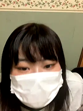 -SAKI-xx online show from December 5, 2025, 1:21 pm