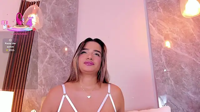 Emma hunter  online show from September 27, 2025, 3:34 am