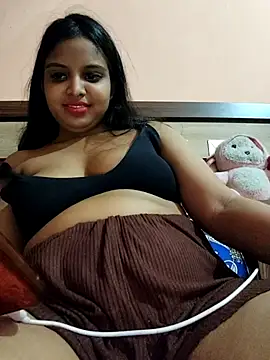 Snapshot of Maahhii_2 chatting on April 17, 2026, 9:50 pm Maahhii 2 online show from April 17, 2026, 9:50 pm