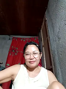 Everleigh mom online show from October 23, 2025, 8:13 am