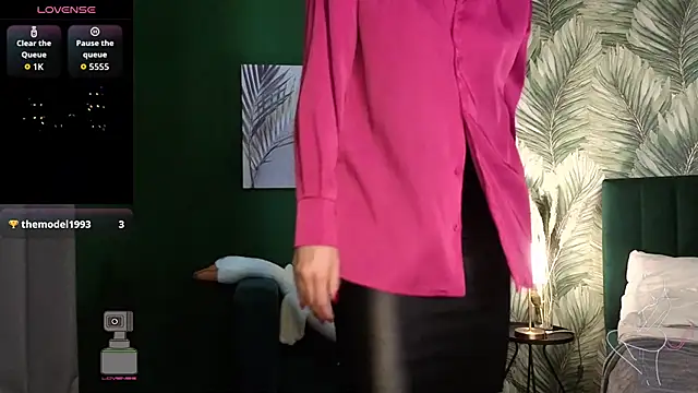 Lia Reyn online show from September 30, 2025, 10:21 am