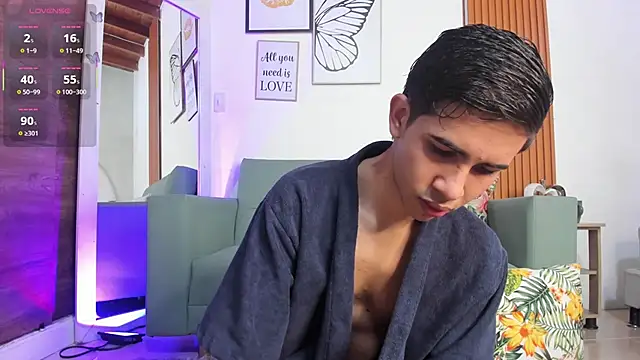 JoshuaSanzz online show from November 17, 2025, 3:32 am