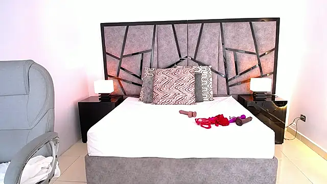 JeinnoveMontenegr0 online show from February 15, 2026, 7:51 am