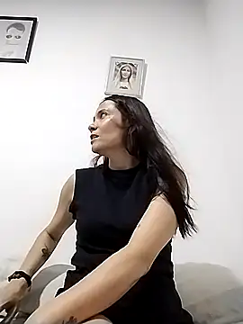 Cami Konor online show from October 23, 2025, 7:56 pm