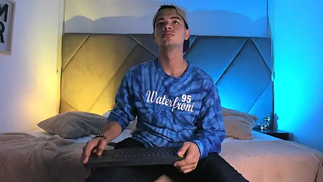 andrew colleman online show from September 18, 2025, 3:53 am