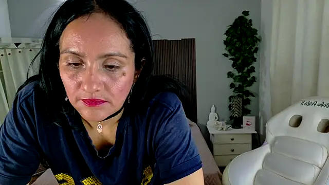 kataleya 29 online show from November 10, 2025, 8:36 pm