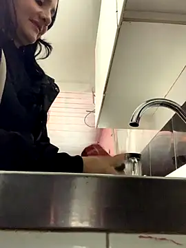 kataleya 29 online show from November 15, 2025, 2:43 pm