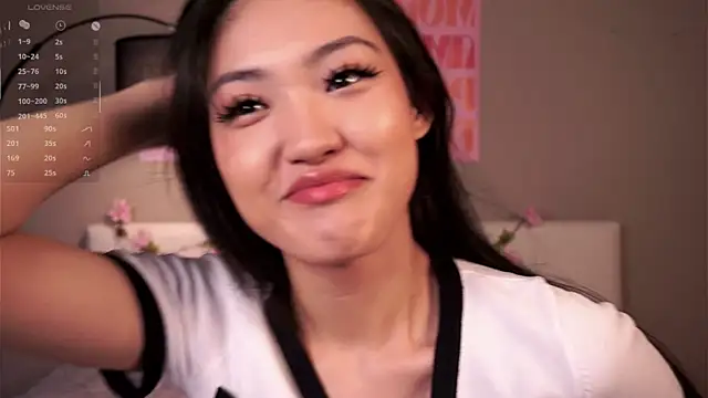 Snapshot of FancyEsten chatting on October 17, 2025, 7:33 am FancyEsten online show from October 17, 2025, 7:33 am