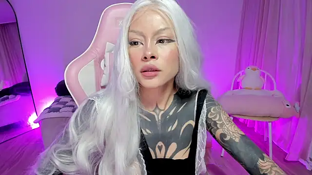 AlinaLukyanova online show from September 23, 2025, 3:35 am