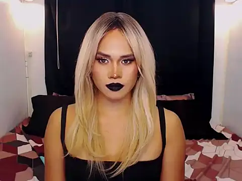 Snapshot of YllanaAltheaXxX chatting on January 19, 2026, 2:32 pm YllanaAltheaXxX online show from January 19, 2026, 2:32 pm