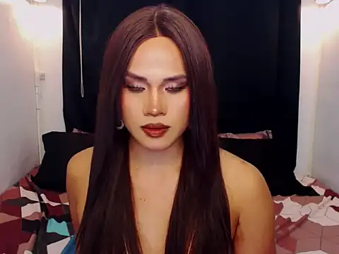 Snapshot of YllanaAltheaXxX chatting on February 10, 2026, 1:37 am YllanaAltheaXxX online show from February 10, 2026, 1:37 am