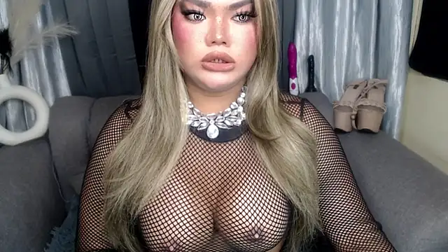 10inchs Maxie online show from November 21, 2025, 6:45 am