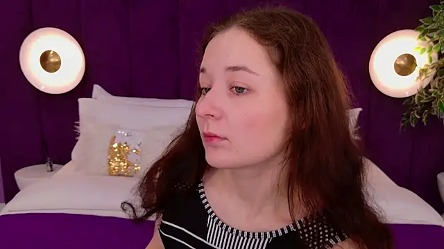 NancyJonson online show from September 29, 2025, 3:13 am