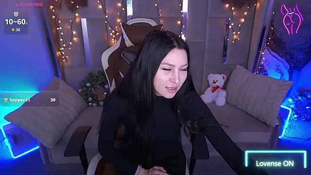 EliseVelour online show from February 8, 2026, 2:15 pm