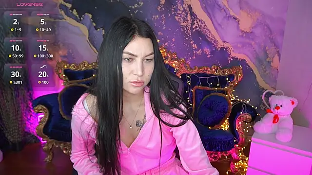 EliseVelour online show from April 11, 2026, 1:37 pm