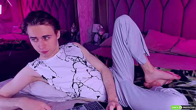 WilliamDyson online show from November 26, 2025, 4:01 am