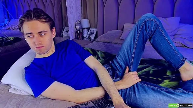 WilliamDyson online show from November 23, 2025, 4:22 am