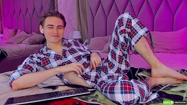 WilliamDyson online show from September 25, 2025, 4:29 am