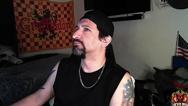 DevilPup75  online show from September 26, 2025, 2:18 am