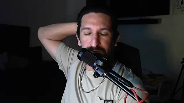 DevilPup75  online show from September 8, 2025, 11:15 pm