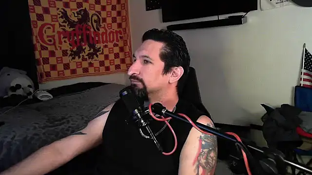 DevilPup75  online show from September 25, 2025, 1:17 pm