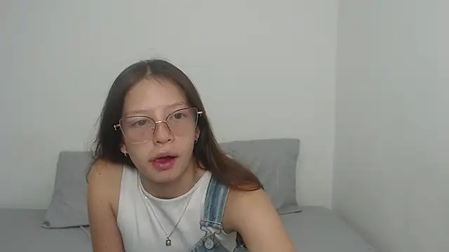 Tiiana online show from October 3, 2025, 7:15 pm