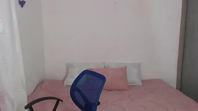 Tiiana online show from September 14, 2025, 10:43 pm