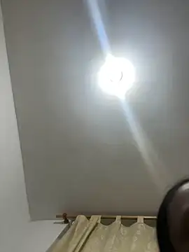 Snapshot of Valen1800 chatting on November 13, 2025, 12:25 am Valen1800 online show from November 13, 2025, 12:25 am