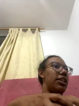 Snapshot of Valen1800 chatting on September 21, 2025, 1:33 am Valen1800 online show from September 21, 2025, 1:33 am