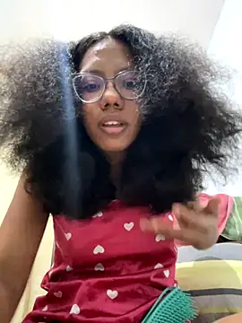 Snapshot of Valen1800 chatting on October 11, 2025, 12:00 am Valen1800 online show from October 11, 2025, 12:00 am