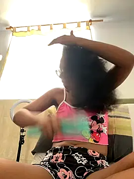 Snapshot of Valen1800 chatting on October 28, 2025, 7:13 pm Valen1800 online show from October 28, 2025, 7:13 pm