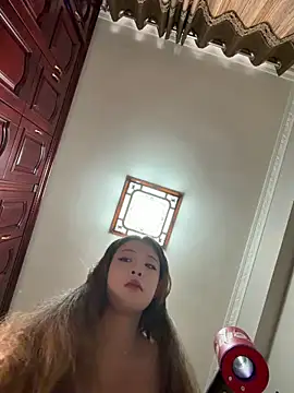 tuanzi125216 online show from March 7, 2026, 12:50 am