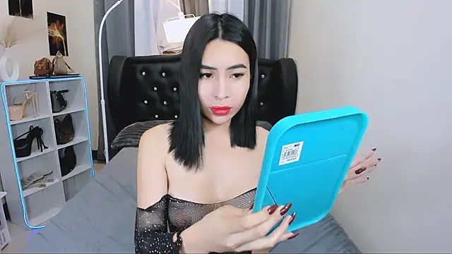 Snapshot of Claudia_empress chatting on May 1, 2026, 10:26 pm Claudia empress online show from May 1, 2026, 10:26 pm