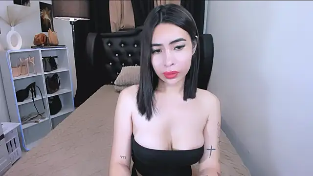 Claudia empress online show from April 18, 2026, 7:07 pm