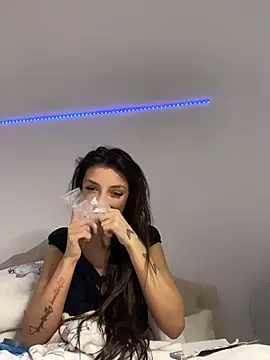 naughtybella05 online show from November 22, 2025, 8:18 pm