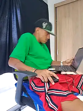 skinny23cm online show from March 21, 2025, 10:50 pm