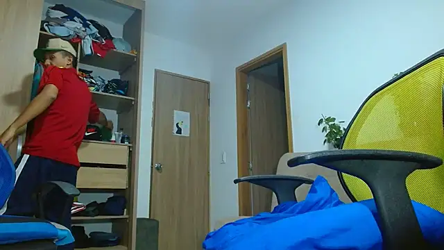 skinny23cm online show from September 21, 2025, 2:06 am