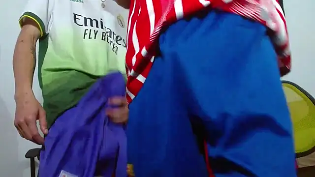 Snapshot of skinny23cm chatting on February 25, 2026, 4:07 pm skinny23cm online show from February 25, 2026, 4:07 pm